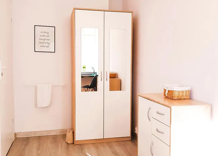 - Srodmiescie Vandrerhjem Gdynia