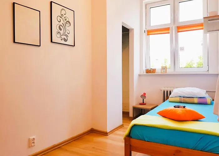 - Srodmiescie Vandrerhjem